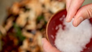 Des substituts de sel plus sains | NutritionFacts.org