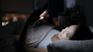 L'utilisation de votre téléphone portable au lit : les risques de cancer