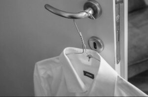 4 astuces pour laver les poignets et cols de chemises