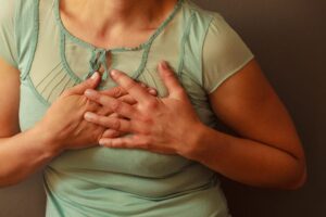 Symptômes atypiques d'un infarctus chez la femme