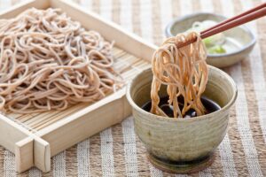 Tout savoir sur les soba, un type de pâtes japonaises aux excellentes propriétés nutritionnelles et nutritionnelles