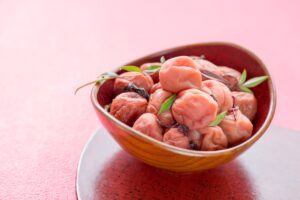 Toutes les vertus des prunes umeboshi, typiques de la cuisine japonaise